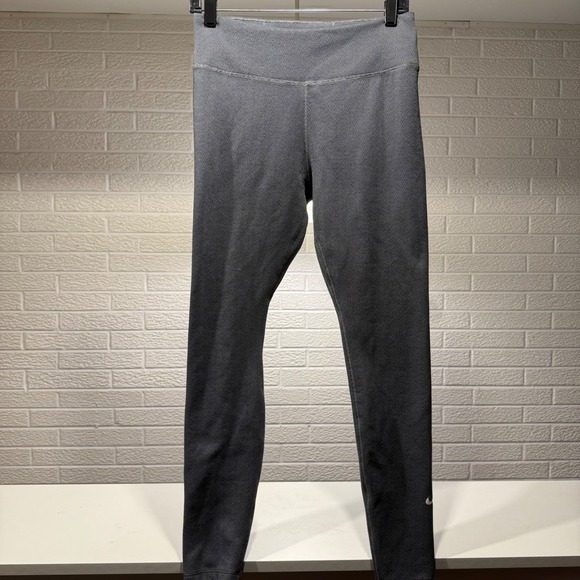 Nike Therma FIT Women's Medium Gray Ombre Herringbone Leggings Athletic - Picture 1 of 4